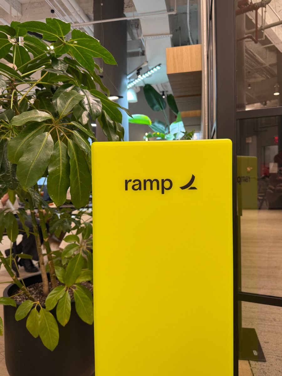 elizabeth lin 🦄✨ tweet media