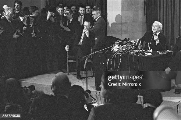 1976 Live tweet media