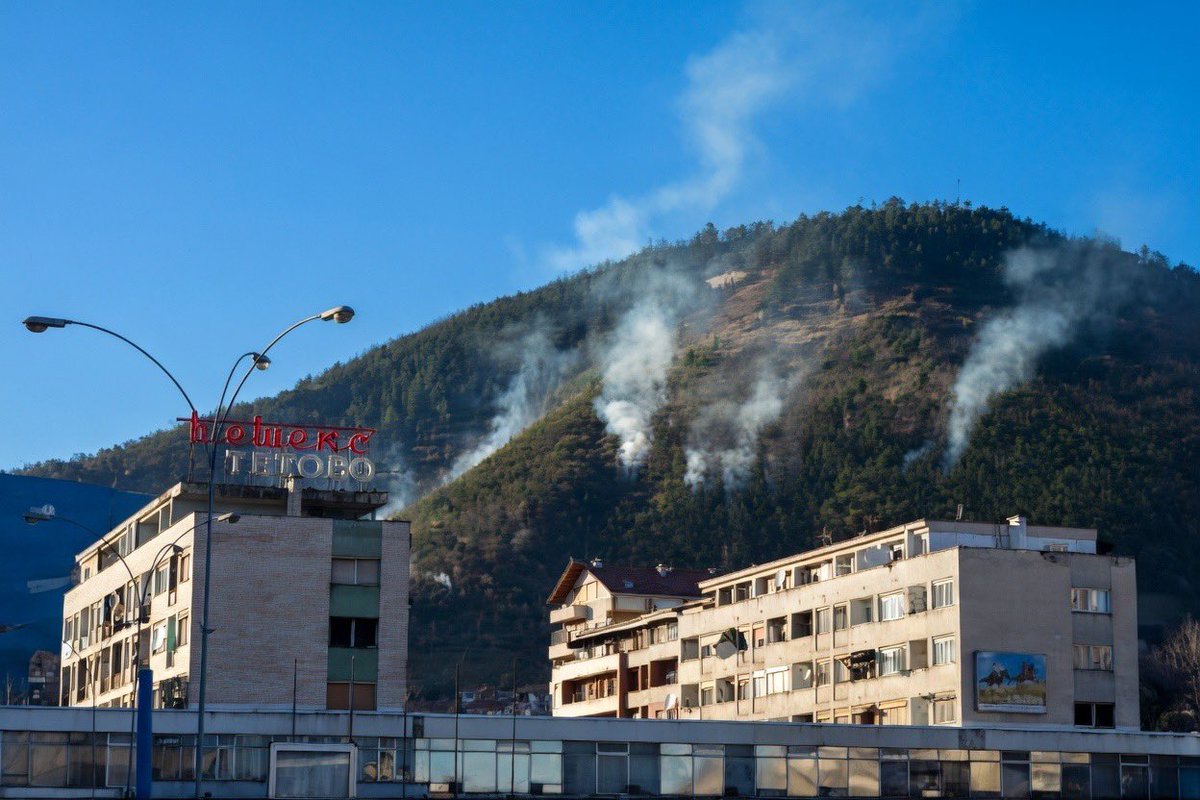 2001 Live tweet media