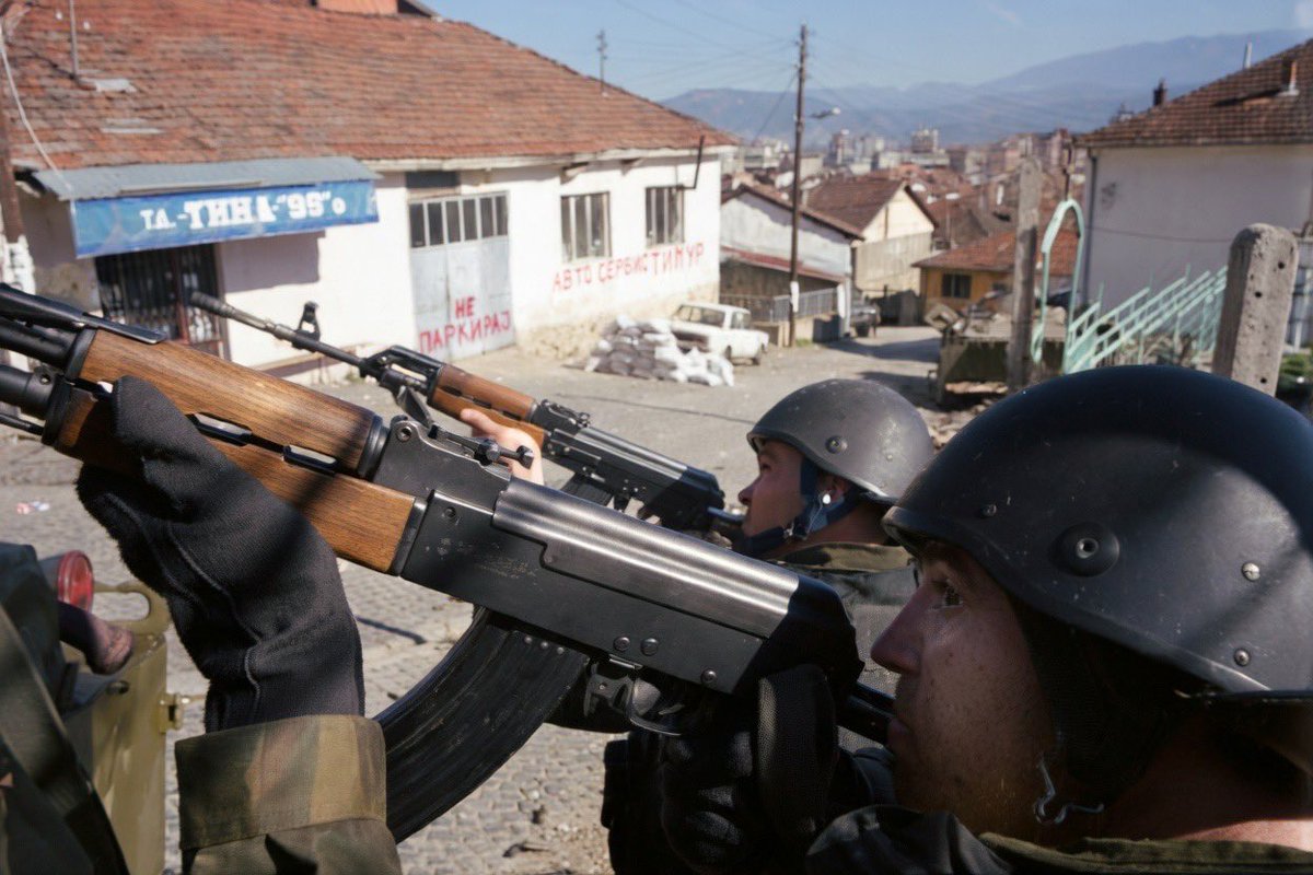 2001 Live tweet media