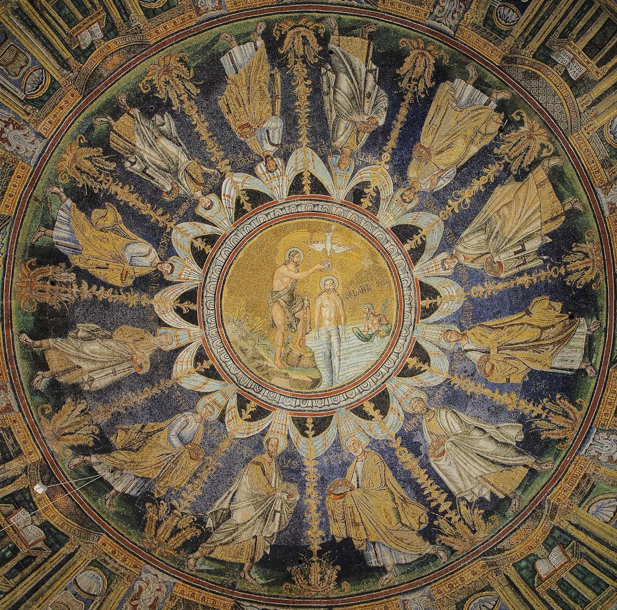 Voyalux's tweet image. ✨ The stunning ceiling mosaic of the Baptistry of Neon 🇮🇹

Dating back to the 6th century AD, this breathtaking masterpiece is part of Ravenna’s UNESCO World Heritage sites.

📷 Petar Milošević
#Ravenna #Italy #Mosaics #UNESCO #ArtHistory