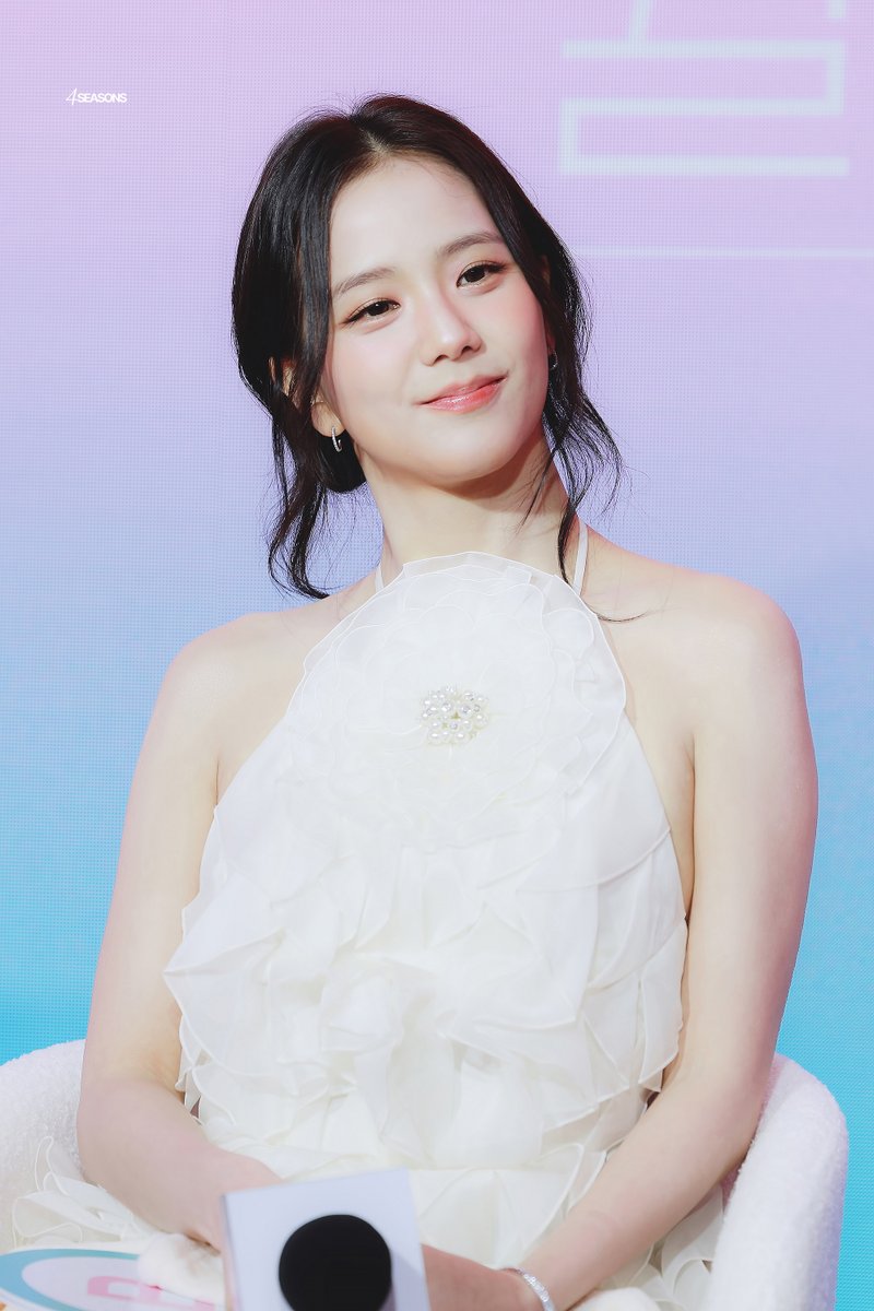 4SEASONS tweet media