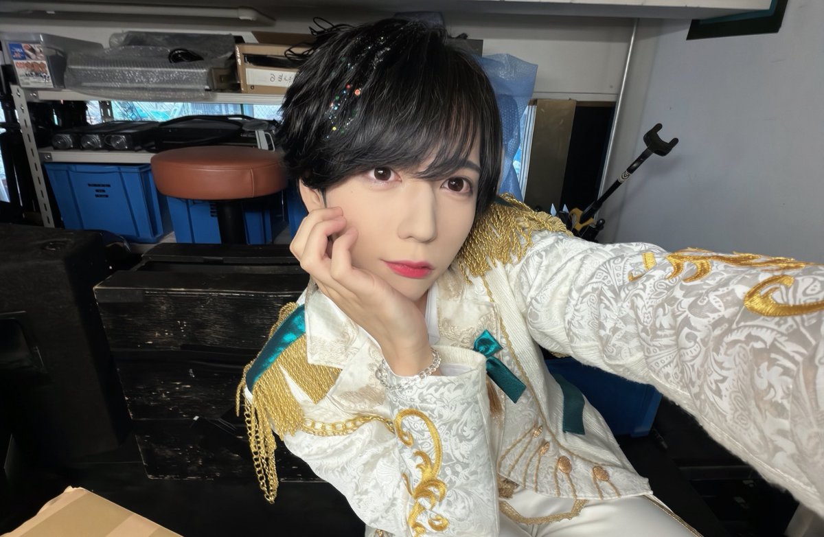 あやと tweet media