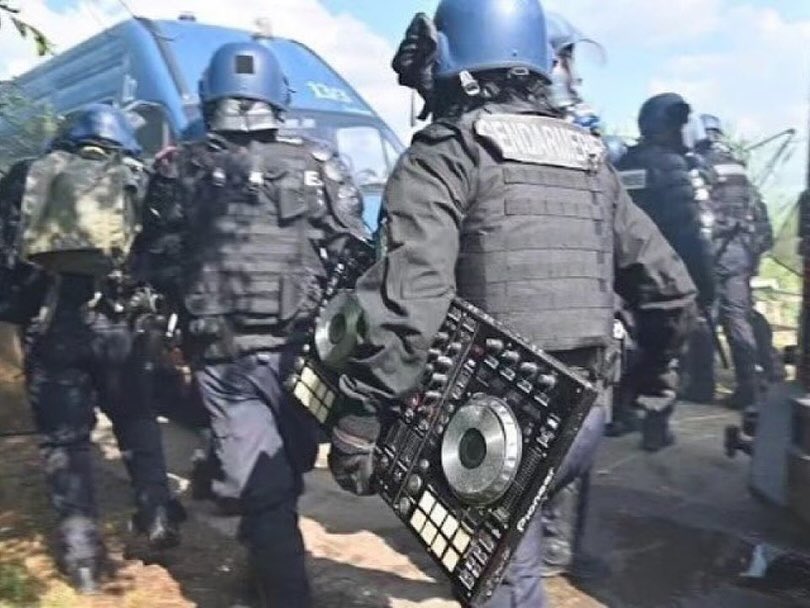 compositioning's tweet photo. French police confiscate DJ equipment after breaking up an illegal rave (2019) https://t.co/6hvU7taEYP