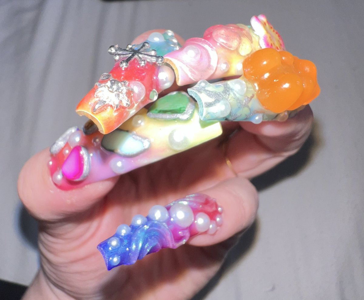 salut c colline tweet media