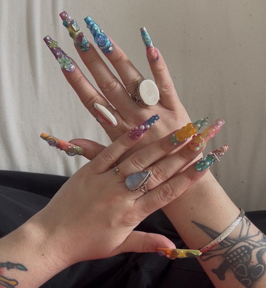 salut c colline tweet media