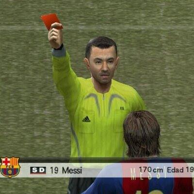 rolo_irrazabal's tweet photo. @AtaqueFutbolero Kazuki Ito
es el famoso árbitro  Pro Evolution Soccer ( PES 6 en PlayStation 2), conocido como "el chino del PES". Era temido por su extrema rigurosidad, mostrando tarjetas rojas directas por faltas mínimas, convirtiéndose en una leyenda virtual inolvidable. https://t.co/KcDMXPZgte