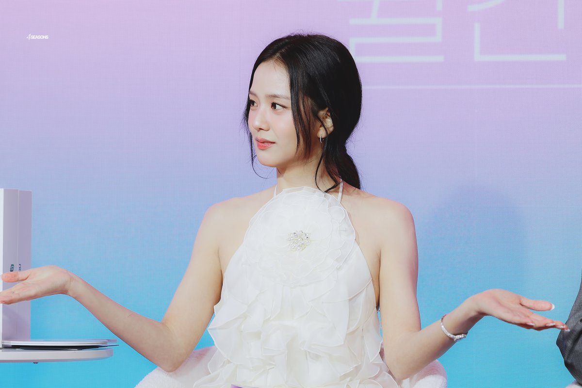 4SEASONS tweet media