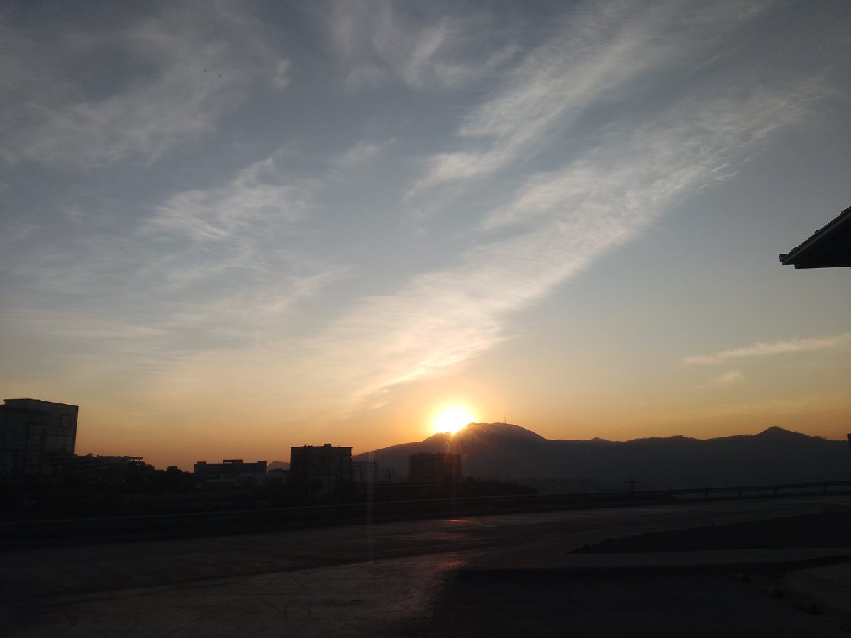 Larry Kañonga tweet media