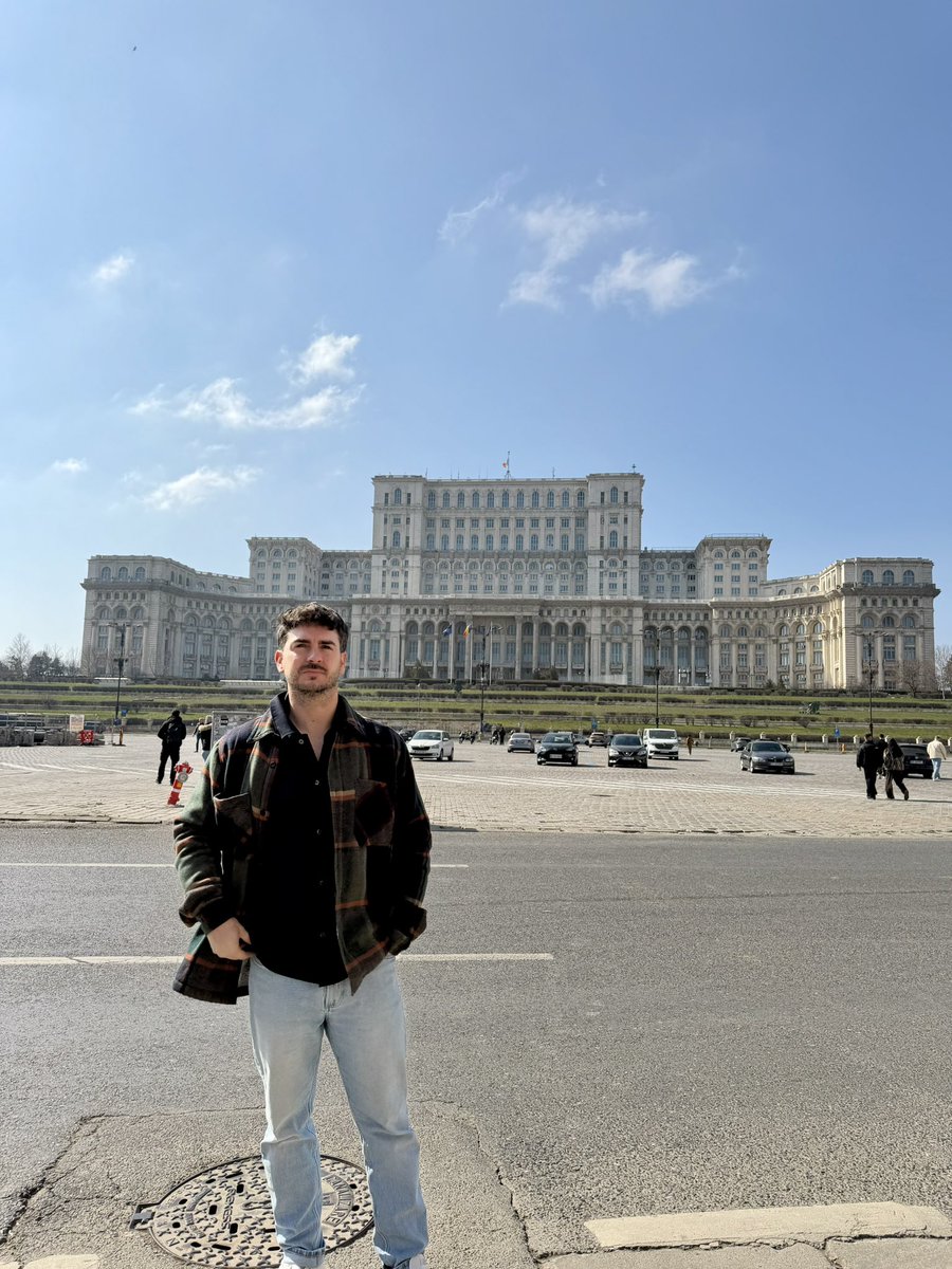 Y terminamos por #Bucarest #Rumania 👋🏻👋🏻👋🏻