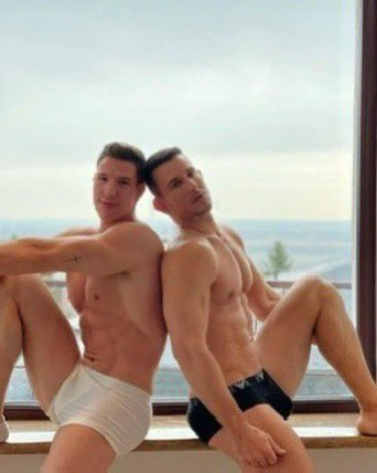 your fav roommates tweet media