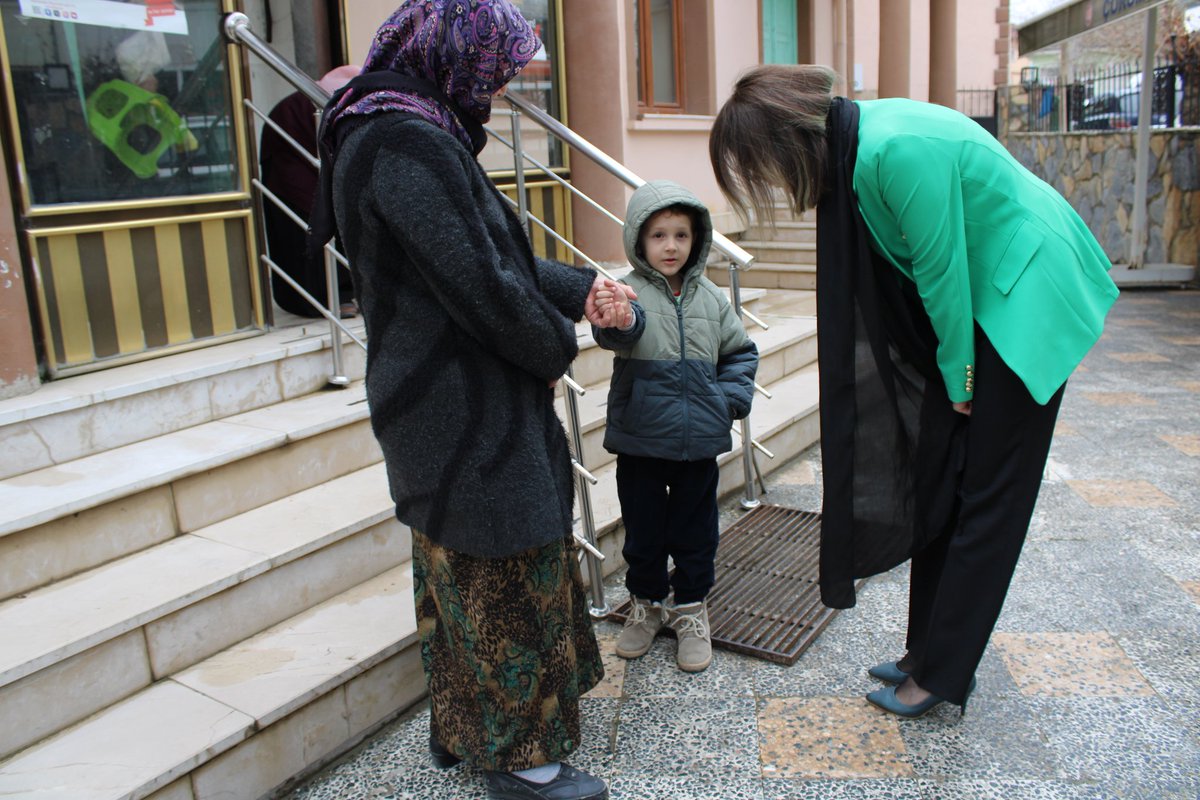 Kaymakamımız Fatma Gül NAYMAN Merkez Büyük Camiinde düzenlenen Mukabele ve Hatm-i Şerif programında vatandaşlarımızla bir araya geldiler.