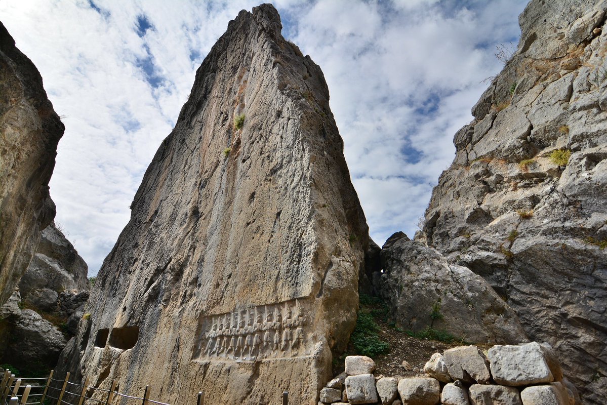 Yunus Emre Enstitüsü tweet media