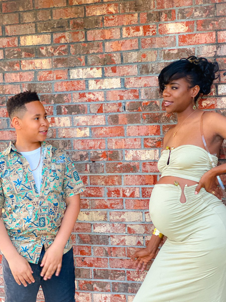 AmaniAllure's tweet photo. Even in a chaotic world, you gotta flourish and nurture! 📸🥹🤞🏽🤰🏽 ✨…. SN: 9 months pregnant
#pregnancy #pregnancyfashion #maternitypics #amaniallurepregnancy https://t.co/UE3sieYEzB