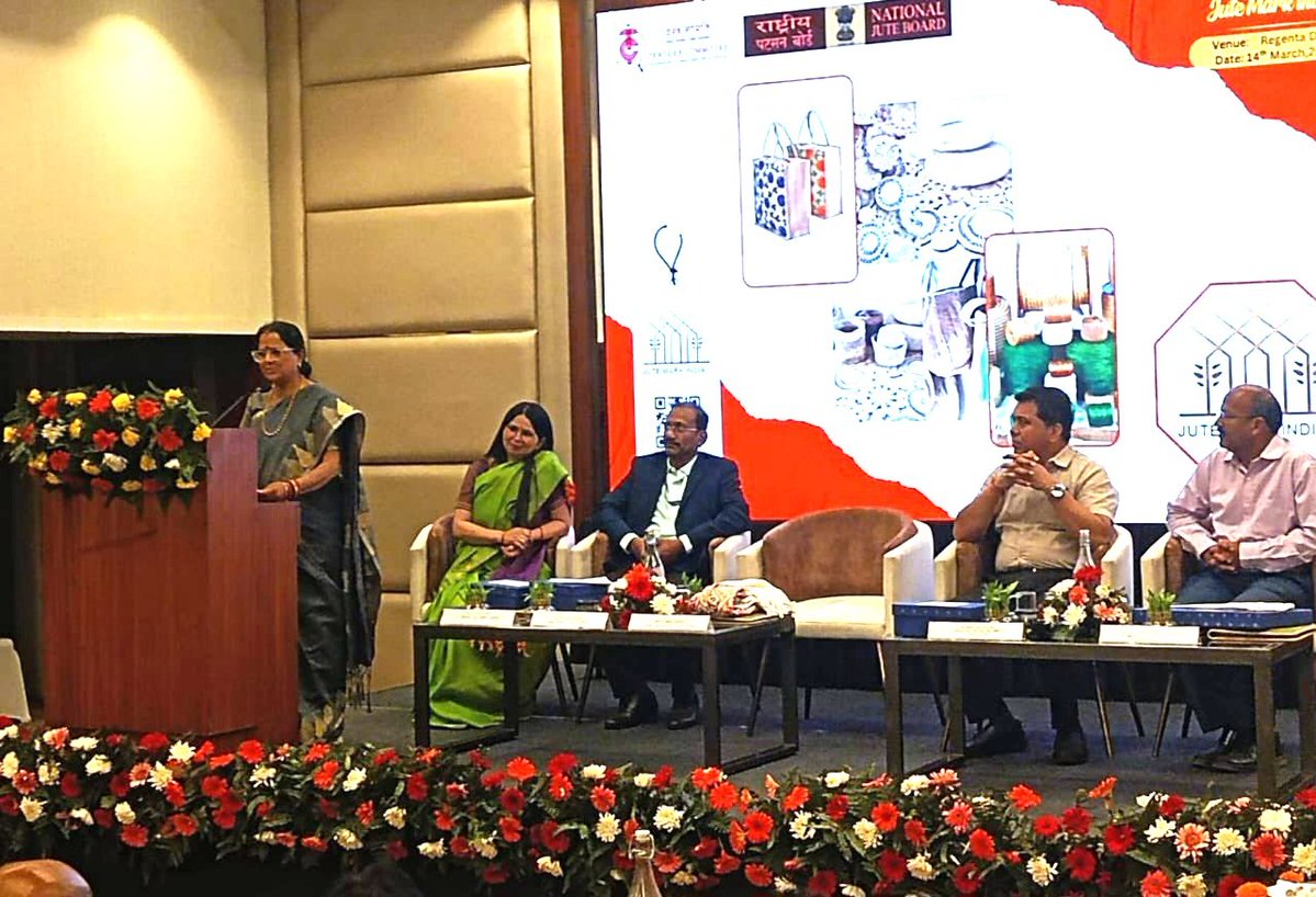 Ministry of Textiles tweet media