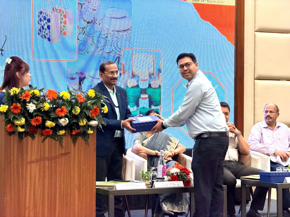 Ministry of Textiles tweet media