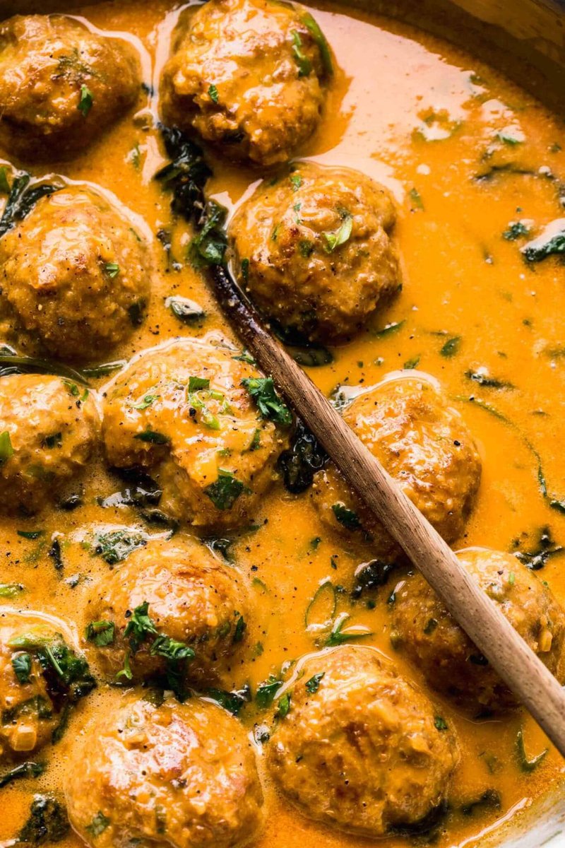 BSwirlsi's tweet photo. Thai Red Curry Sauce Meatballs and Spaghetti! #MetisMamaCooks #AsianFusion https://t.co/gtBAJ7xYDV