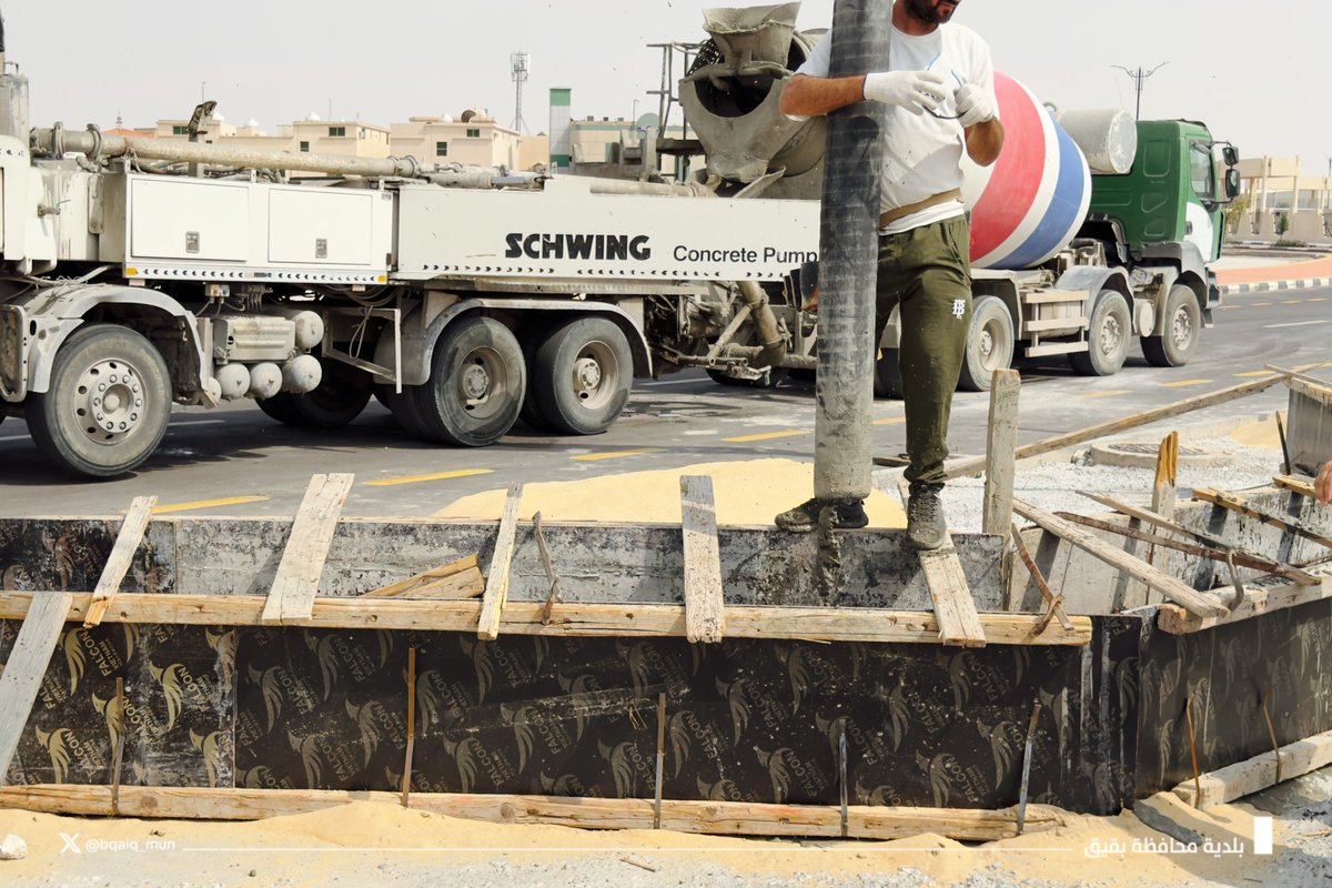 bqaiq_mun's tweet photo. #بلدية_بقيق | عملٌ لا يتوقف…🚜 

جهود متواصلة في تحسين وتطوير الأرصفة ورفع كفاءة البنية التحتية؛
لبيئة حضرية أكثر جودة وجمالًا. 🚧

ꕥ
#بقيق 
#أمانة_المنطقة_الشرقية
#بلدية_محافظة_بقيق https://t.co/PjbWmqKtSa