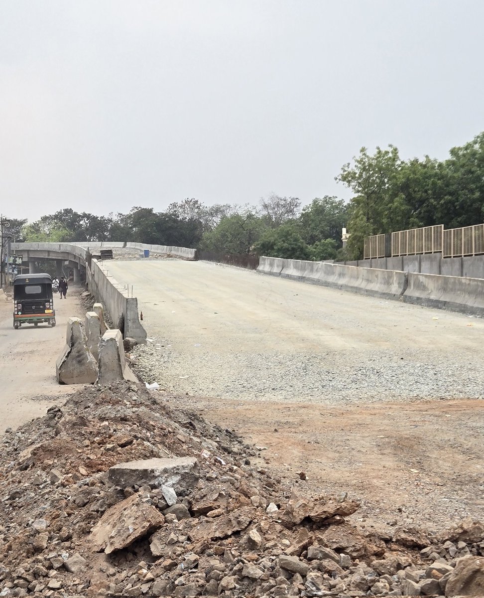 Ballari Tweetz tweet media