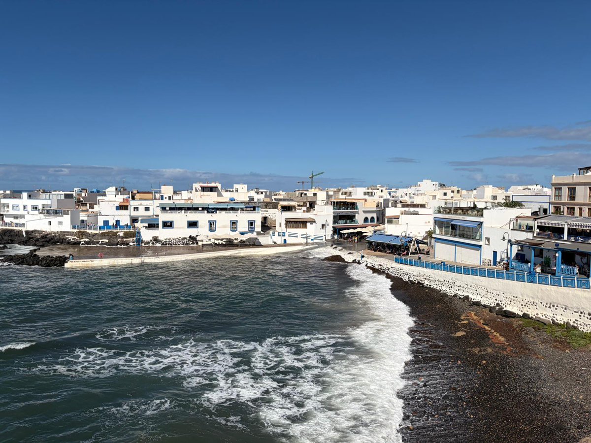 EducacionGobC's tweet photo. 🔵 Educación adjudica el proyecto del nuevo CEIP El Cotillo, en Fuerteventura

ℹ️ La actuación permitirá avanzar en la construcción de un centro con trece unidades y espacios específicos para atender al alumnado con necesidades educativas de la zona.

📎 https://t.co/bAdf0cjWeS https://t.co/GK1zXSO8YE