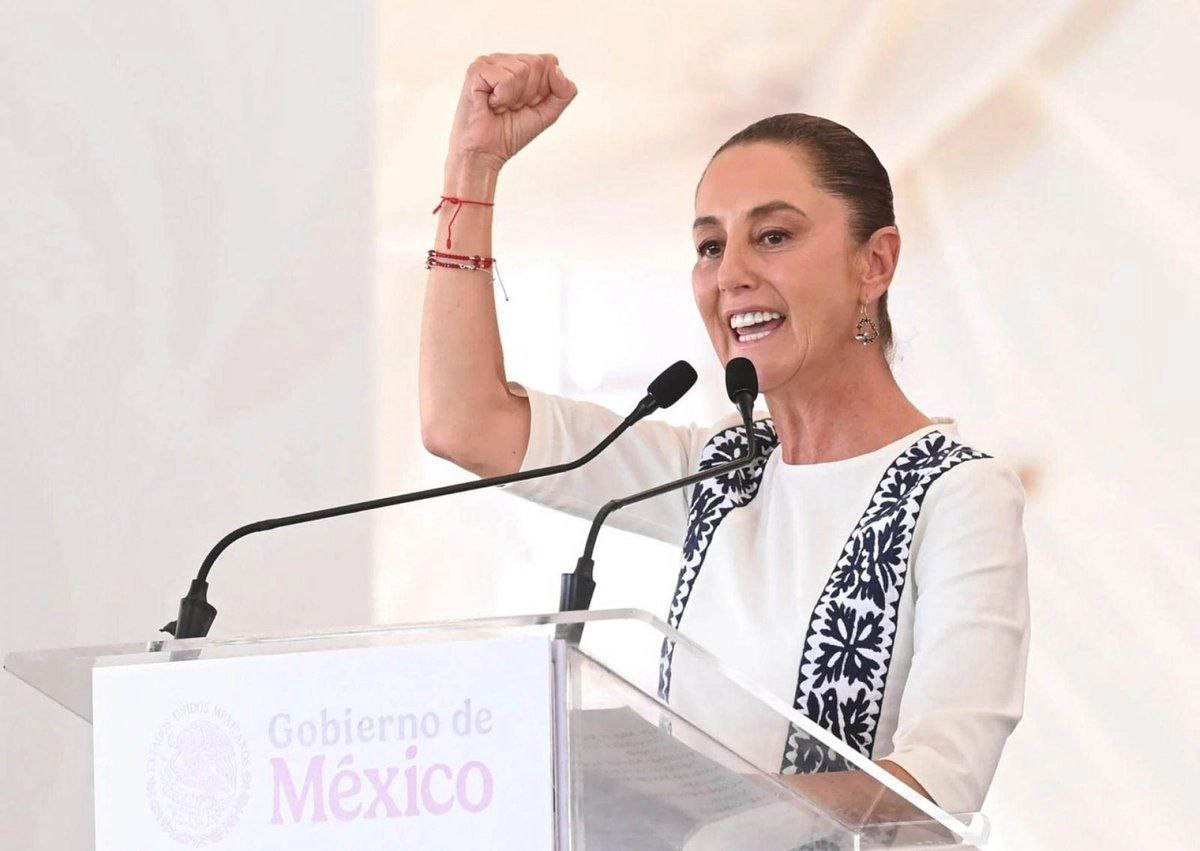 👩🏻💬 La mandataria sostuvo que la situación que enfrenta la nación caribeña exige la solidaridad mexicana, y recordó el mensaje difundido el sábado por <a href="/lopezobrador_/">Andrés Manuel</a> en redes sociales, en el que convoca a la ciudadanía a participar en una colecta a favor del pueblo de #Cuba.