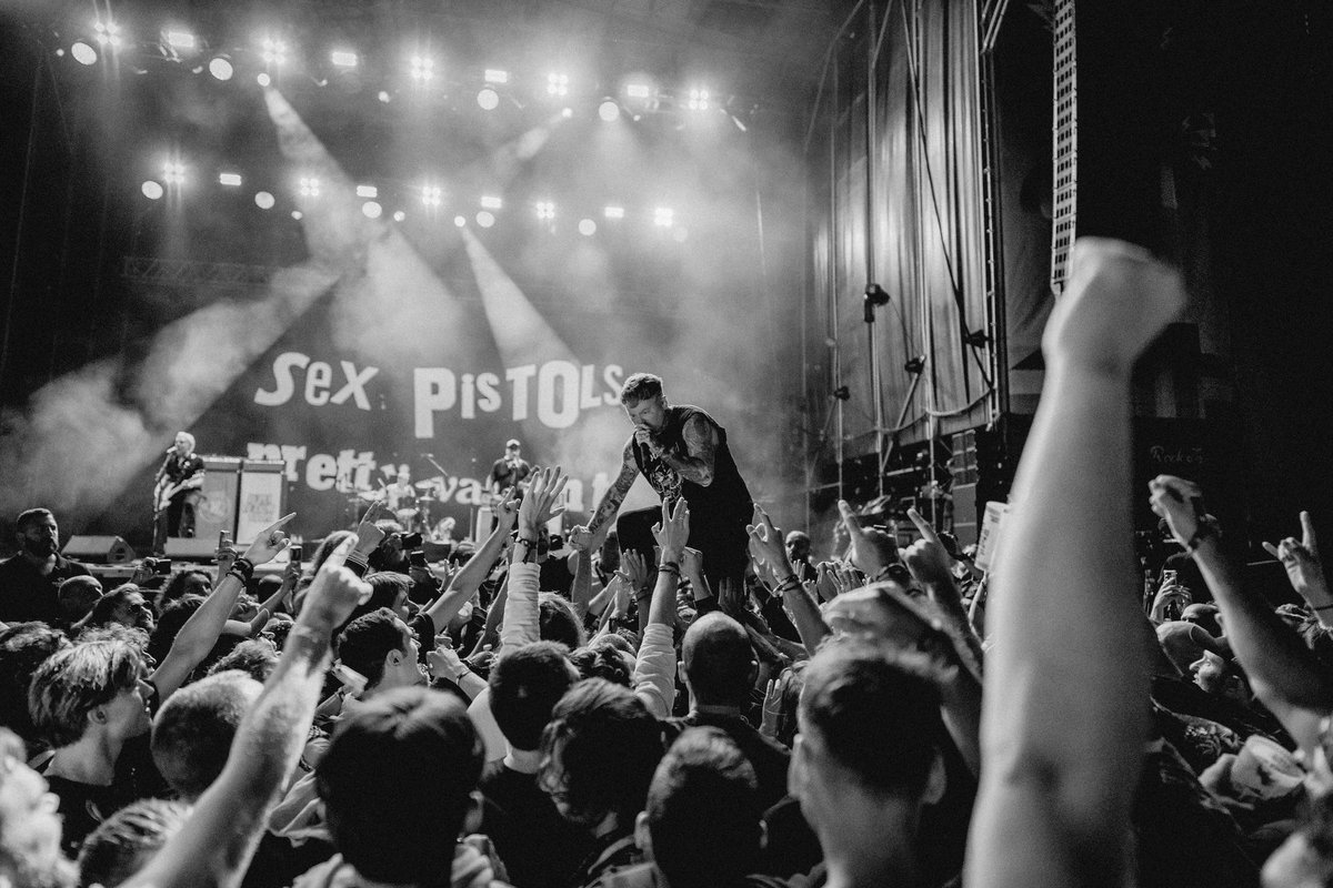 Music Connection tweet media