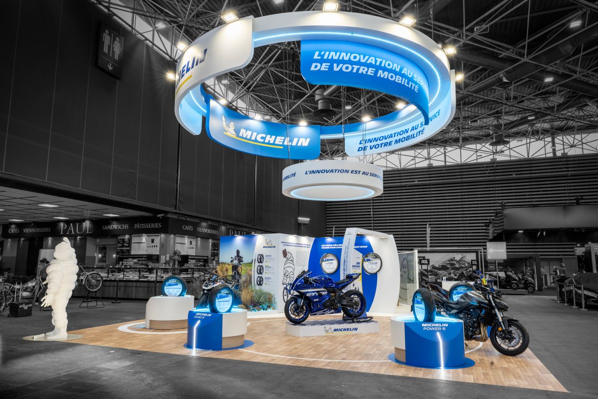 R2 Stand & Event tweet media