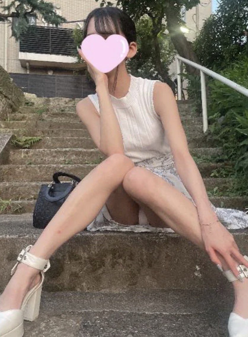 団地元妻かおり tweet media