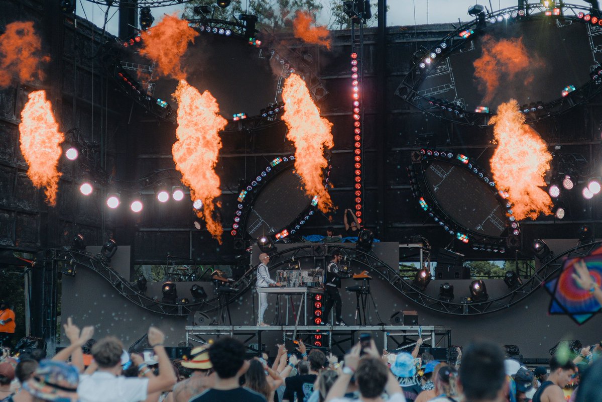 Metamorphosis tweet media