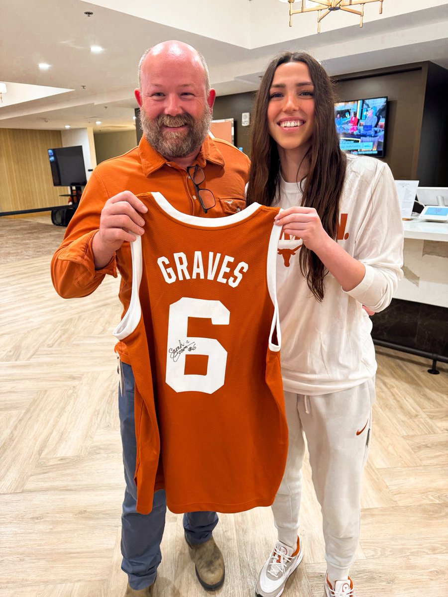 Sarah Graves tweet media