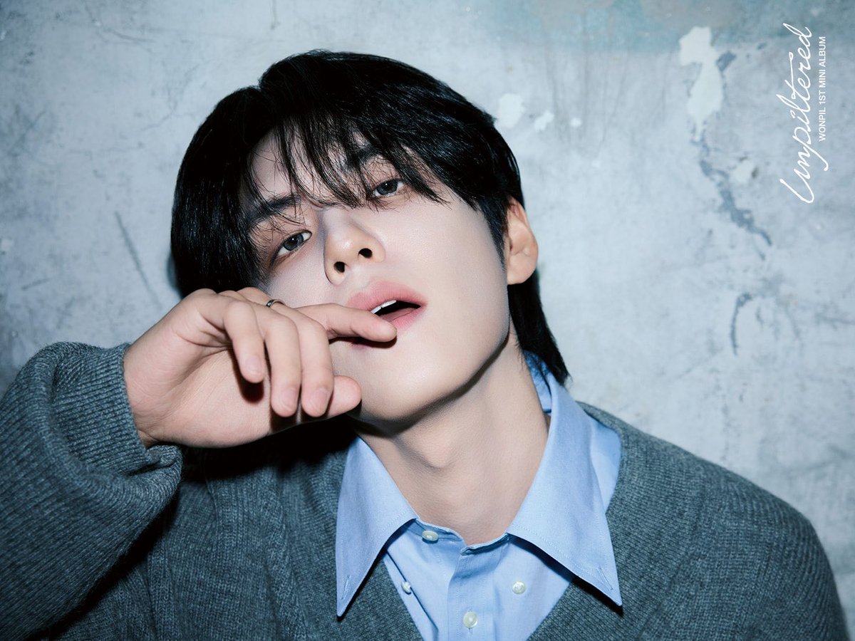 428_O2's tweet photo. 지금 원필이가 렌즈를 꼈잖아 https://t.co/23nLeUSJdJ