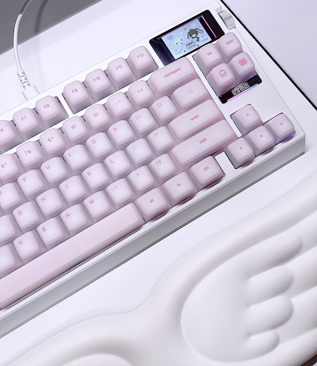 𝐯𝐢𝐯𝐢 tweet media