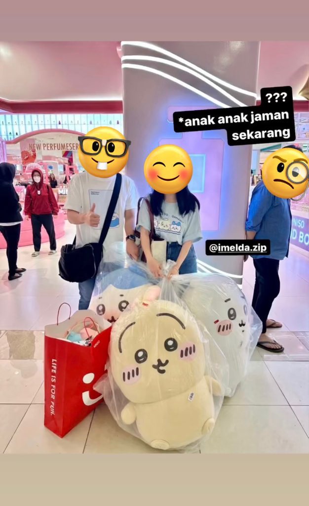 imel_zip's tweet photo. @sulhuu Dulu aku awalnya beli dan suka karena mereka imut, baru gak lama baca manga dan nonton animenya.

Apa salahnya sih? 😔 ribet

Terima kasih suamiku yang selalu jajanin chiikawa dan hachiware ❤️✨ https://t.co/X2uAq5mKaj