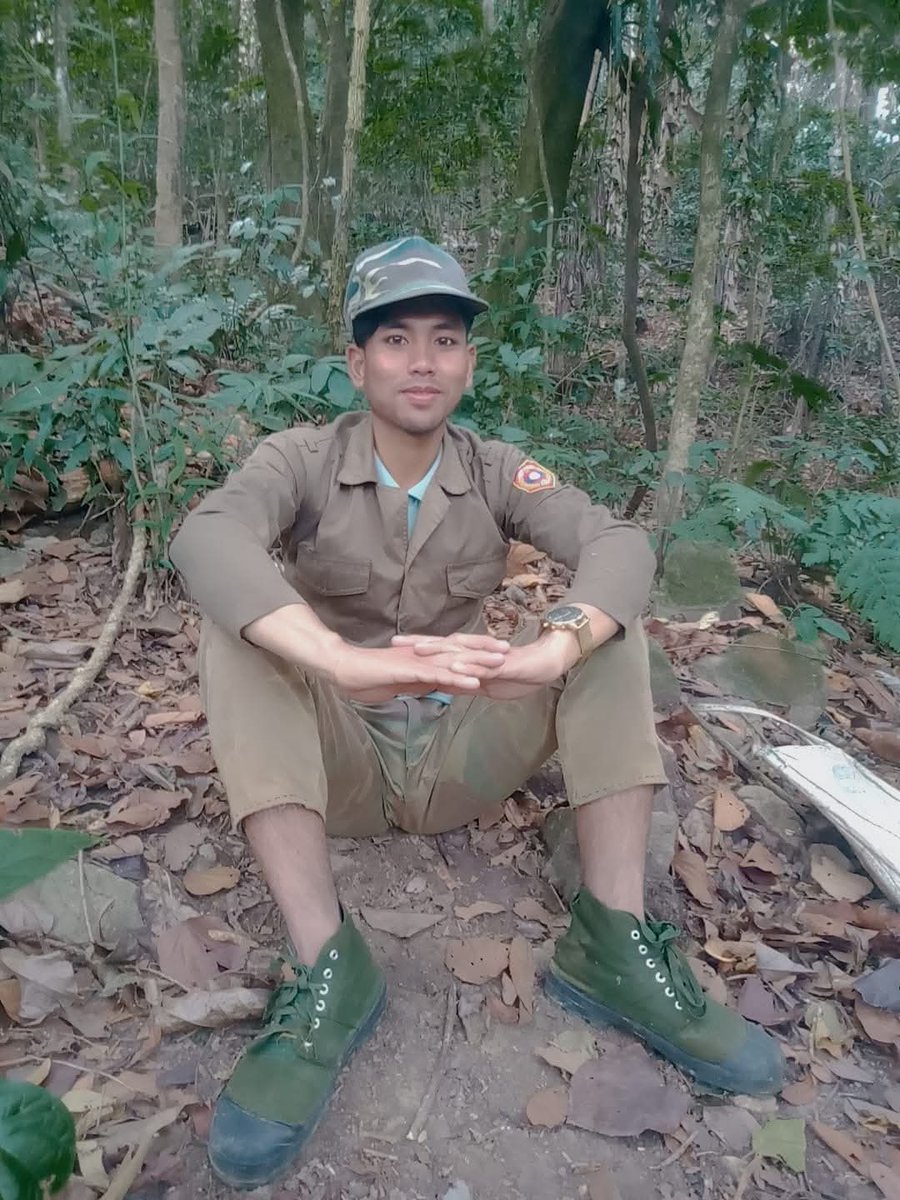 ອ້າຍຄຳ tweet media