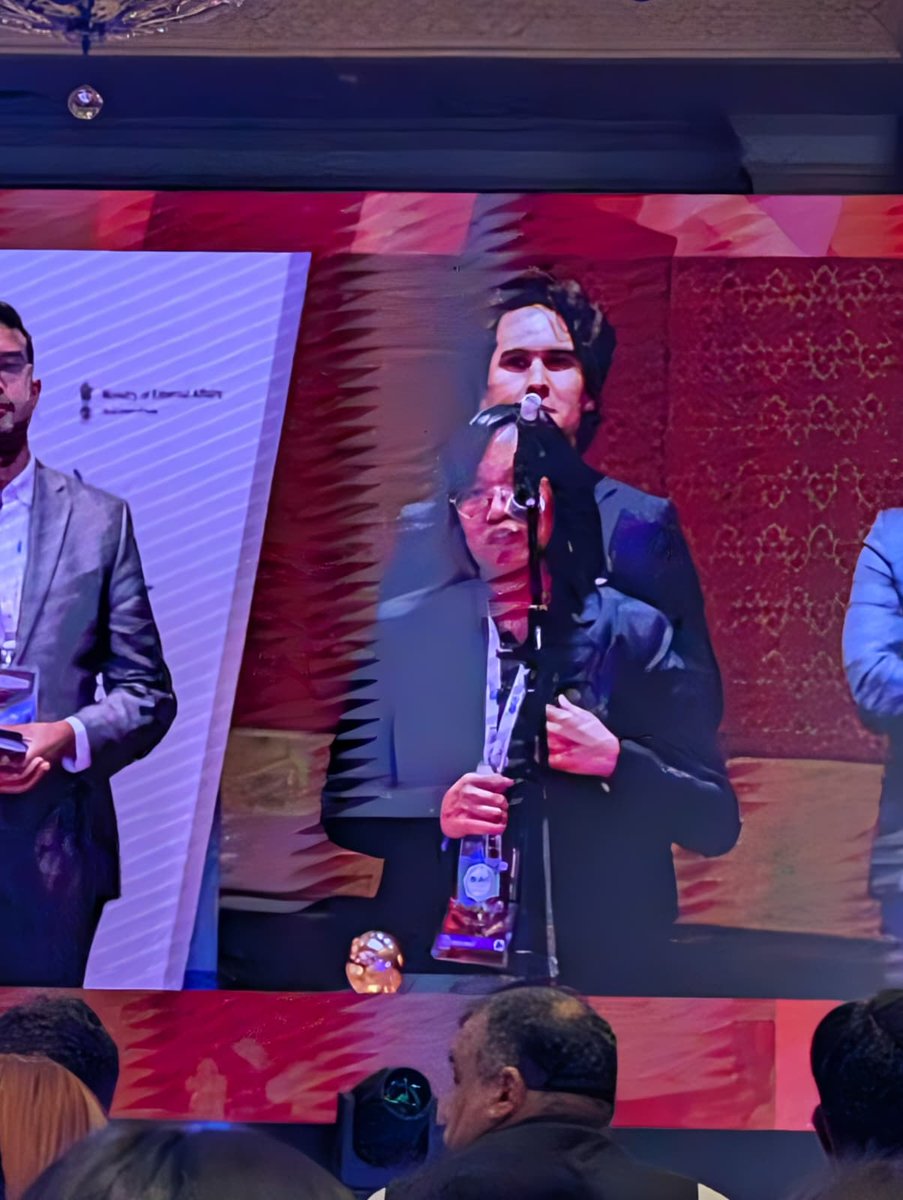 Chaula R. Anindya (C.R.A) tweet media