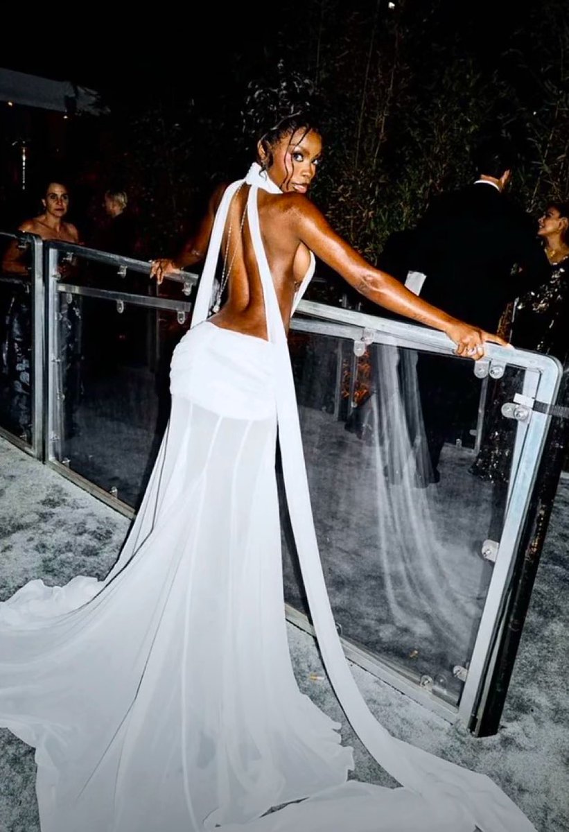 SABRINA 🎀 tweet media