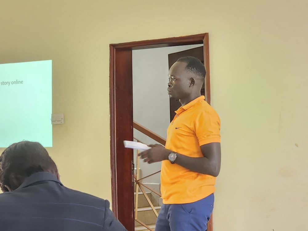 omarafelix21's tweet photo. @RadioComnetu engaging journalists on radio portal editorial and marketing training.
The two days meeting ids being histed at
Patriah Hotel - Mbale city. #comnetumediatraining. https://t.co/10mnwWoaEG