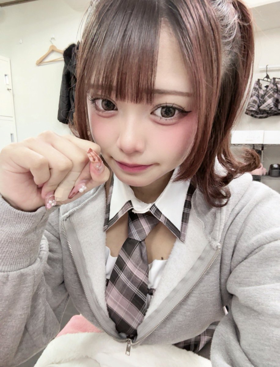 127日目
しゅしゅ！

♡ <a href="/hip_honmachi/">【公式】H.I.P-本町アイドル化プロジェクト-</a> ♡

 #コンカフェ  #コンカフェ嬢  #コンカフェ大阪  #本町  #アイドル