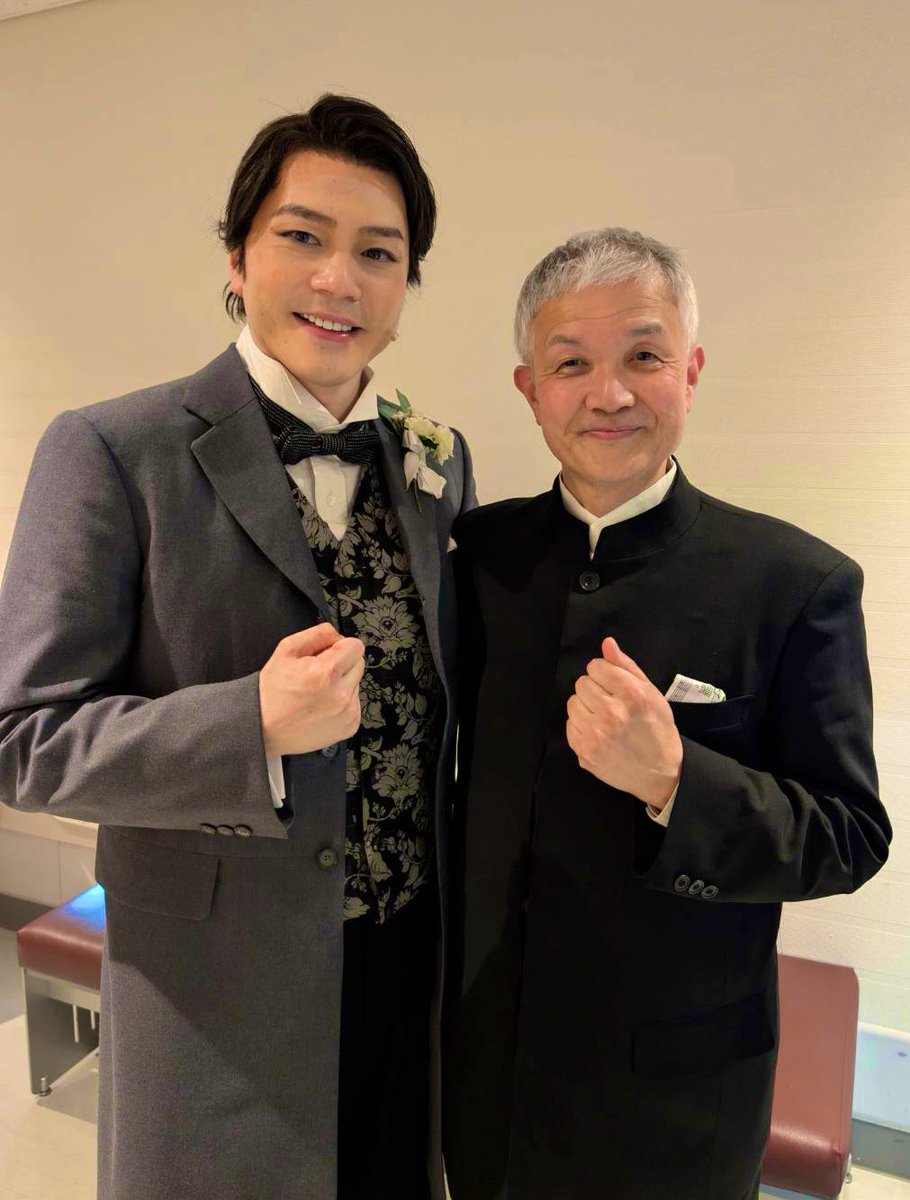 V_T_Sato's tweet photo. ミュージカル
「ジキル&amp;ハイド」
無事に自分の初日の幕があきました！

お越し下さいました皆様
ありがとうございました！

山田和也さんはじめ
沢山の先生方やキャスト仲間に
様々なアドバイスをいただき
役を深めてくることが出来ました！
心から感謝です！

千秋楽まで全力で頑張ります！ https://t.co/nE2H7QEsb6