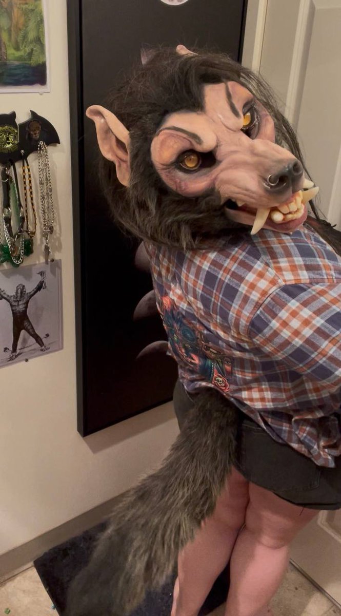 Moonshiftmnstrs's tweet photo. Drop something LUPINE 🐺🖤🐾

(it's me) https://t.co/rp08IK83jJ