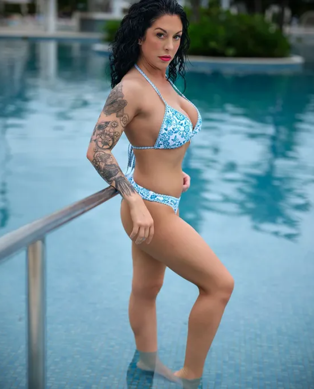 inkedphysicist's tweet photo. Just testing the water… and your attention.

#monday #newweek #poolparty #pawg #dommy #findom https://t.co/jp4nsvhI4g