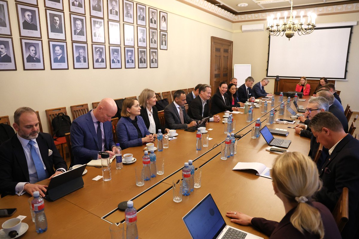 Finanšu ministrija tweet media