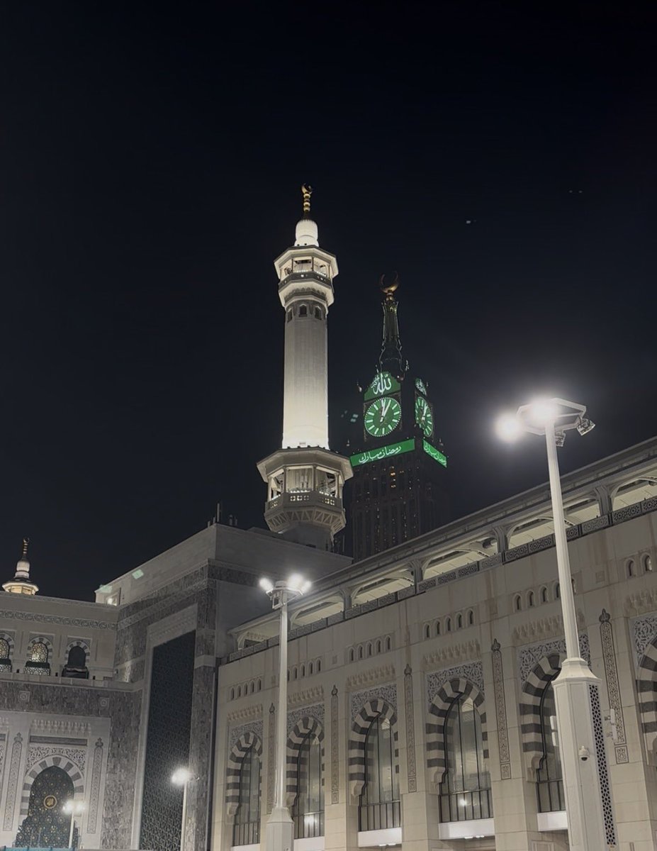 #ليله_٢٧ 

اللهم احفظ المملكة العربية السعودية أرضاً وشعباً وقيادة وأدم علينا نعمة الأمن والأمان
واحفظ ملكينا سلمان وولي عهده محمدو جازِ القائمين على خدمة الحرمين الشريفين خير الجزاء واكتب لهم أجر المعتمرين واحفظ جنودنا المرابطين وبشرنا بشرات تسعدنا
دمت لنا اغلى وطن 💚🇸🇦