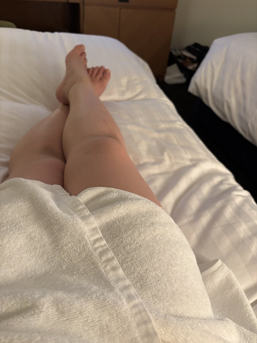 nsahoa___'s tweet photo. お風呂上がり熱すぎてこの格好
このアカウント見てるのもあるからか
したすぎる🥺 https://t.co/ZPLpVbAmV4