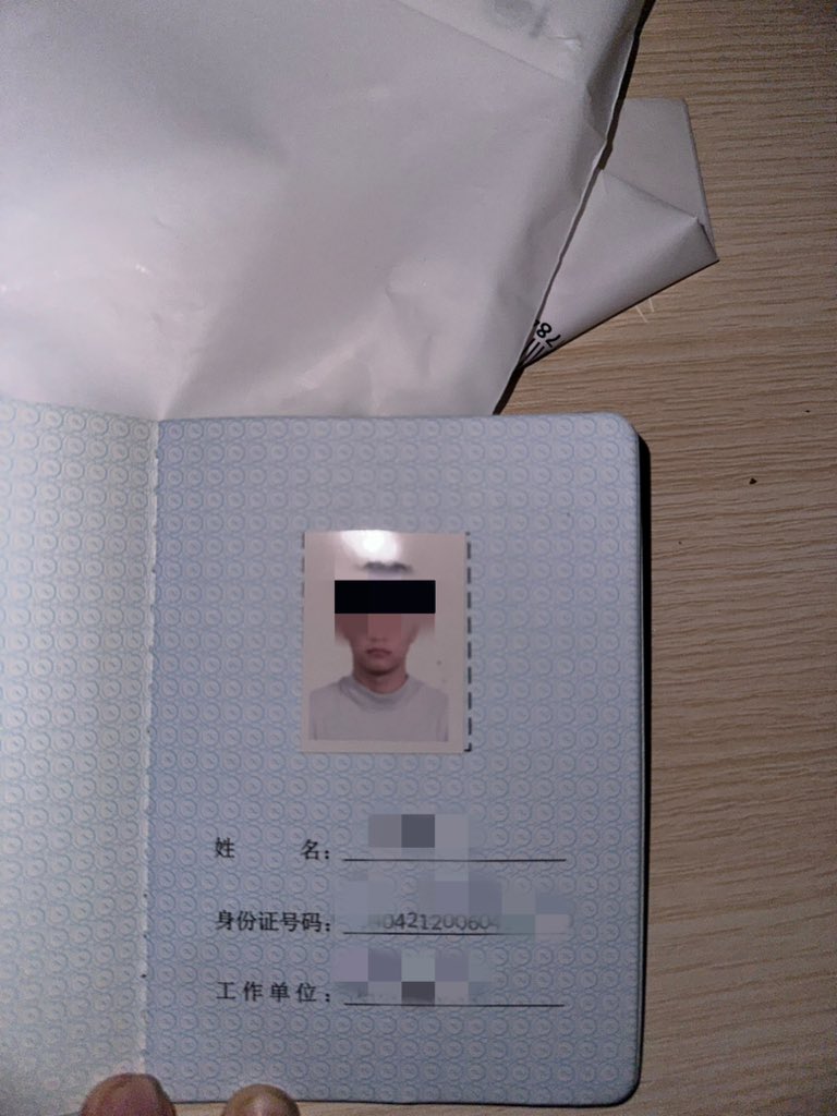 feng18091's tweet photo. 偷偷溜进体育生宿舍爽吸帅直男的臭鞋，后来发现他还是个裁判，有同好可以私信交流#扫楼#臭鞋 https://t.co/QeGlKUCdcI