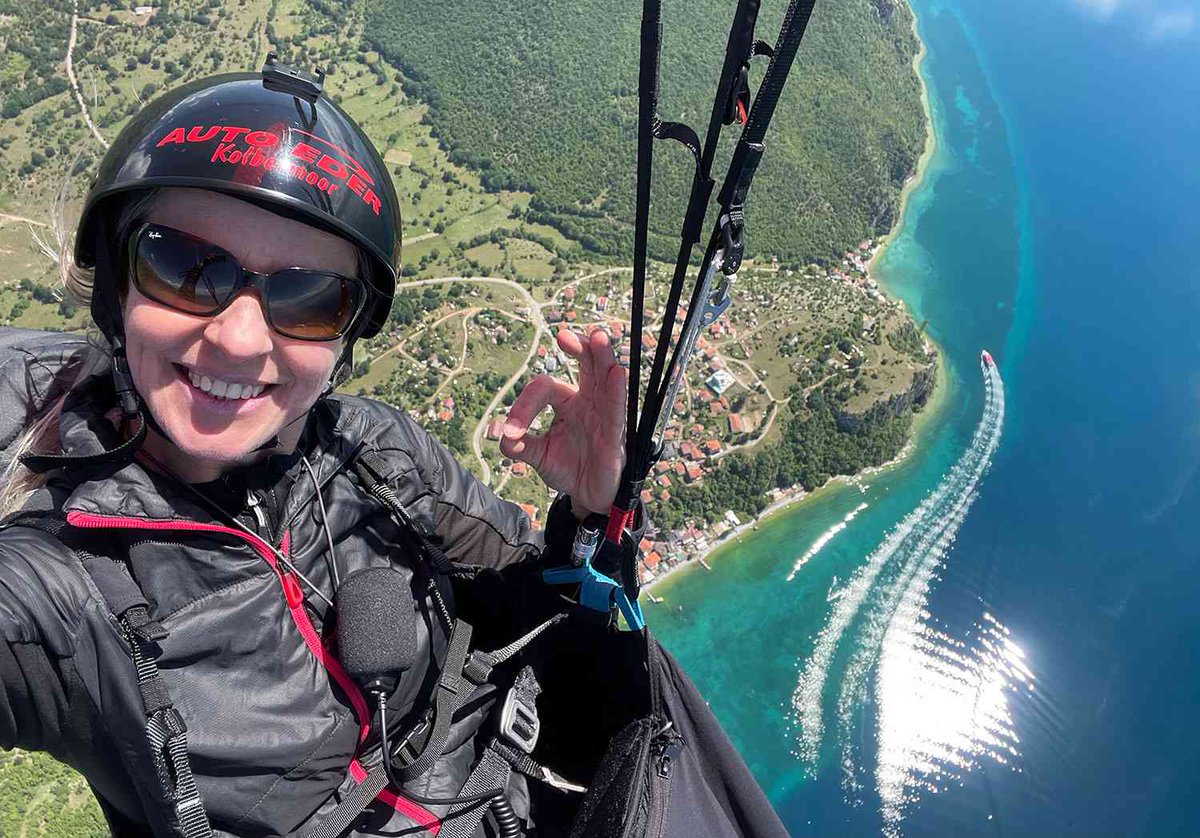 VisionaryVoid tweet media