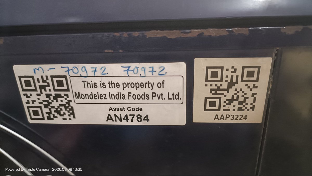 kirtimpatel's tweet photo. @CadburyIndia  @DairyMilkIn @MondelezIntl @jagograhakjago @consaff 
My shop Nilkanth Stationery &amp; Xerox has a Cadbury freezer (Asset Code AN4784) which has been non-functional for almost 2 years. Engineer already confirmed it cannot be repaired but replacement is still pending. https://t.co/i3VpIp8MQ5
