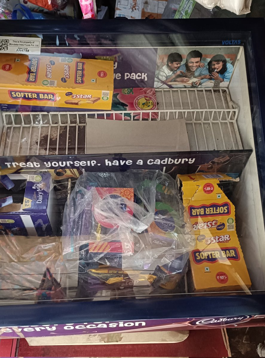 kirtimpatel's tweet photo. @CadburyIndia  @DairyMilkIn @MondelezIntl @jagograhakjago @consaff 
My shop Nilkanth Stationery &amp; Xerox has a Cadbury freezer (Asset Code AN4784) which has been non-functional for almost 2 years. Engineer already confirmed it cannot be repaired but replacement is still pending. https://t.co/i3VpIp8MQ5