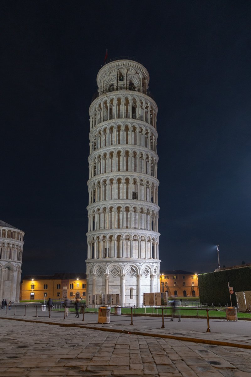 VisitTuscany's tweet image. .@terredipisa
#Climb the 294 steps of the world’s #mostfamous tower and #enjoy an #unforgettable view over #PiazzadeiMiracoli.

👉 bit.ly/leaning_tower_ 
📸 Juan Martin Baigorria

@pisaturismo