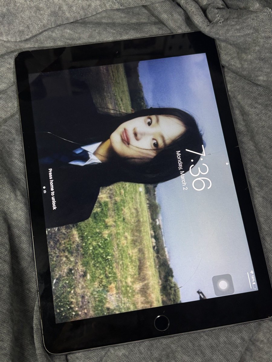 ꪆৎ - wts lfb ph

-  IPad Air 2 | 16gb Wi-Fi only
⇢₱2.8k payo | issue LCD other than that it’s all working 
⇢ on-hand, no functional issue

iPhone 6 6s 7 8 9 X xs 11 12 13 14 15promax 16 ipad mini a16